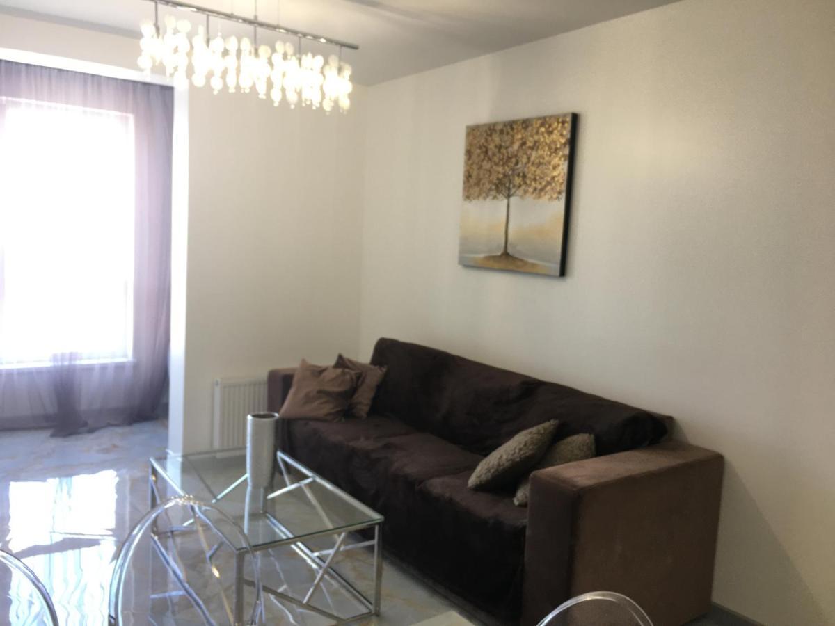 4-Room Jacuzzi Apartment Lviv Exterior foto