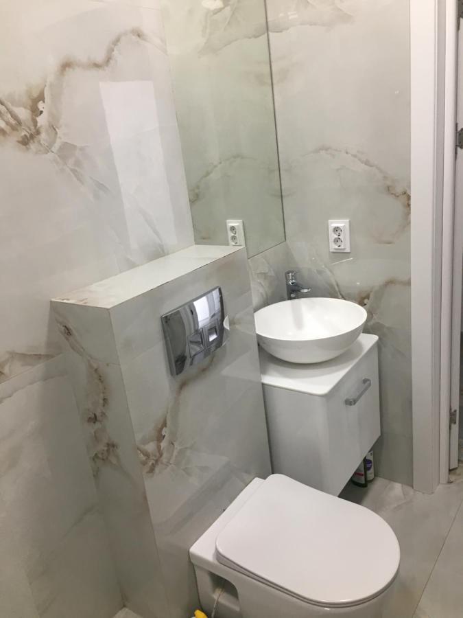 4-Room Jacuzzi Apartment Lviv Exterior foto