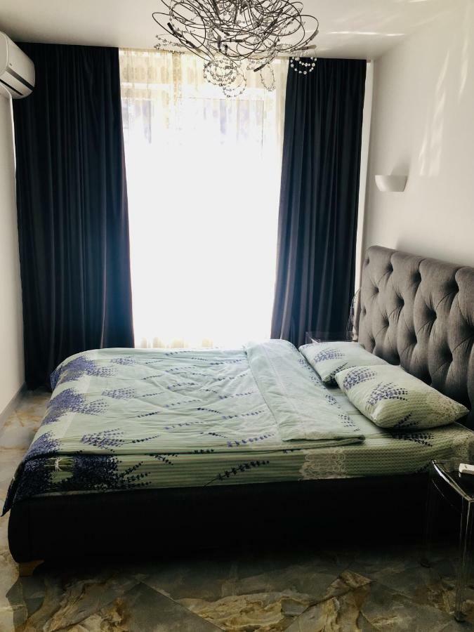 4-Room Jacuzzi Apartment Lviv Exterior foto