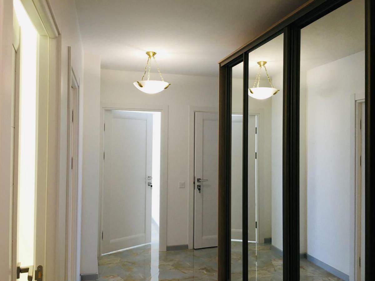 4-Room Jacuzzi Apartment Lviv Exterior foto