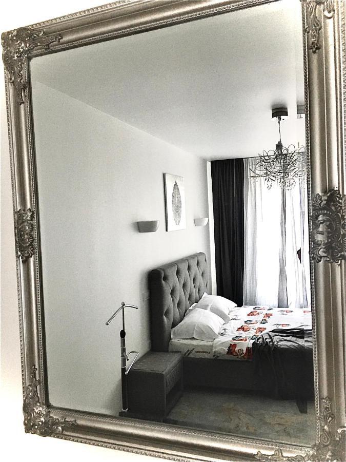 4-Room Jacuzzi Apartment Lviv Exterior foto