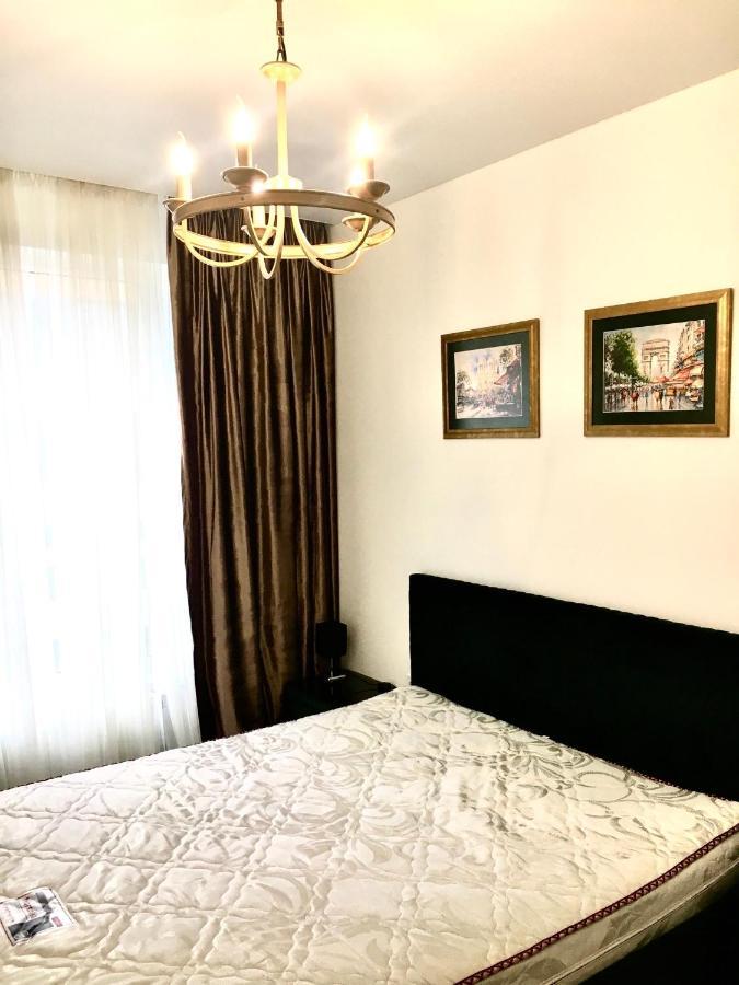 4-Room Jacuzzi Apartment Lviv Exterior foto